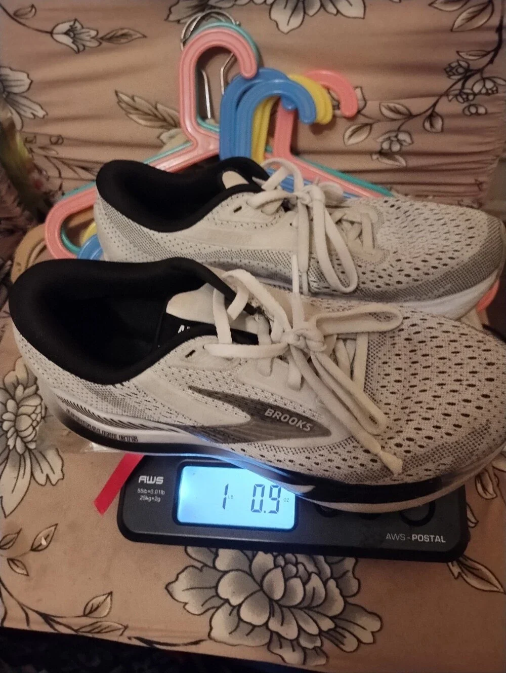 Brooks Adrenaline GTS 24 Women's Size 7.5 (Medium) Running Shoes White Black